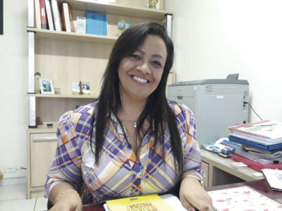 Colégio Souza Gouveia promove palestra orientando os pais