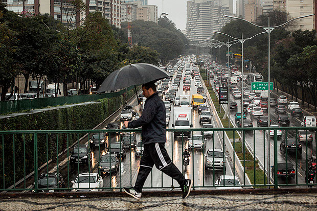 Chuva deixa cidade de SP em estado de atenção para ...